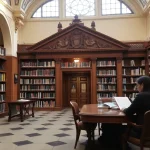 Cierre de la biblioteca por las tardes genera denuncias