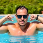 Luciano Alonso abre piscina en Moclinejo