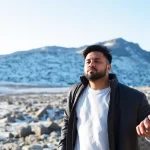 Sharoon Coor lanza su nuevo videoclip en Frigiliana