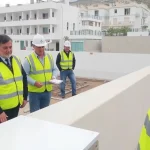 Alcalde de Nerja supervisa obras del Centro Municipal de Empleo