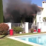 Dos mujeres resultan afectadas por incendio en vivienda de Marbella
