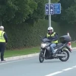 Heridos evacuados al hospital tras choque entre motocicleta y coche en Vélez-Málaga