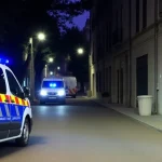 Roban macetas en la calle Montserrat de La Villa