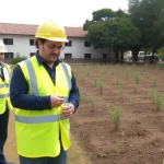 Salas inspecciona obras de la Granja Escuela La Viñuela con PFEA